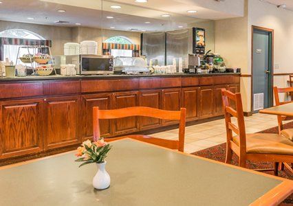 Hotel Country & By Radisson, Novi, Mi