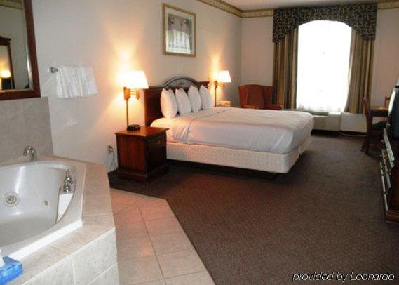 Country & By Radisson, Novi, Mi