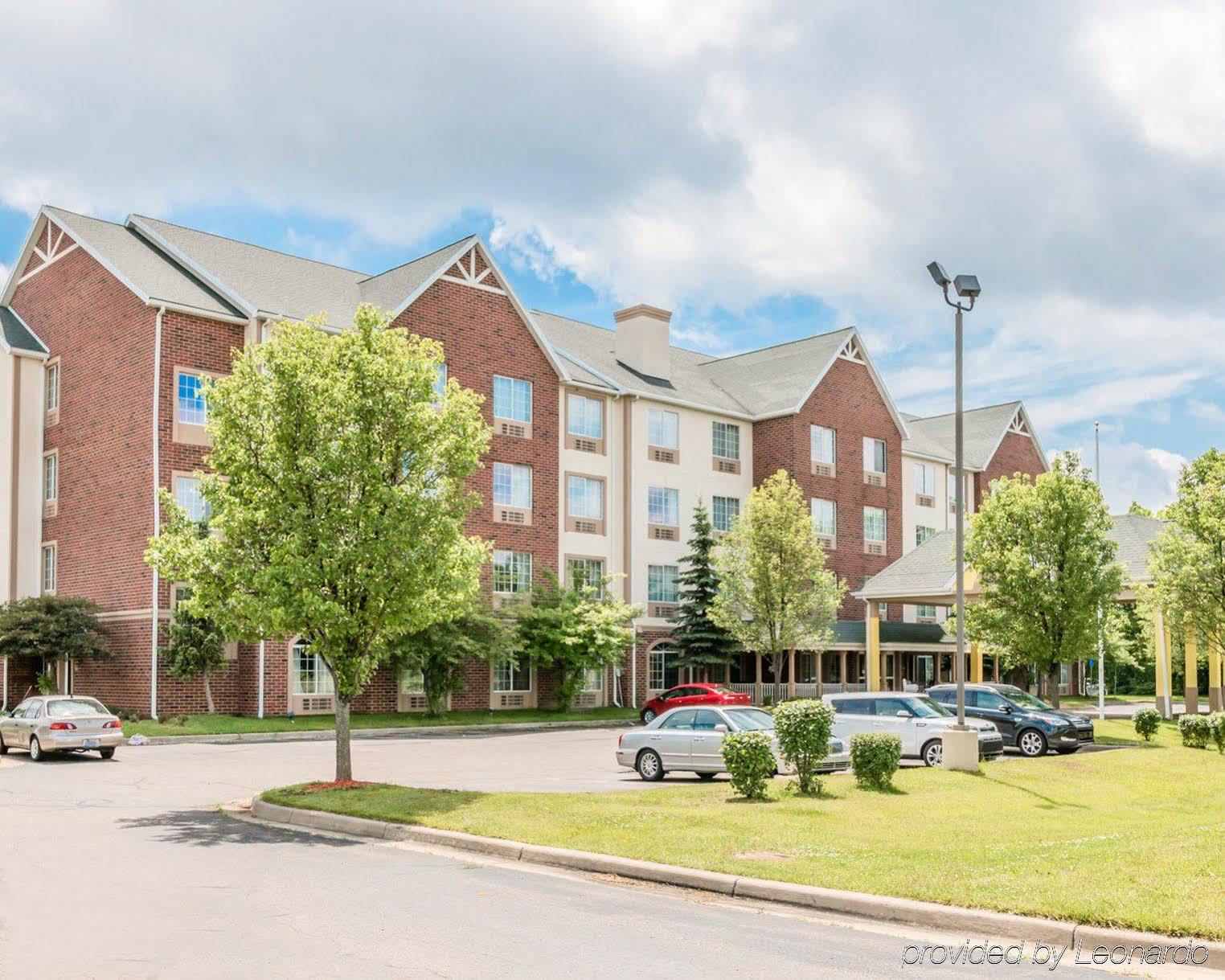 Country & By Radisson, Novi, Mi
