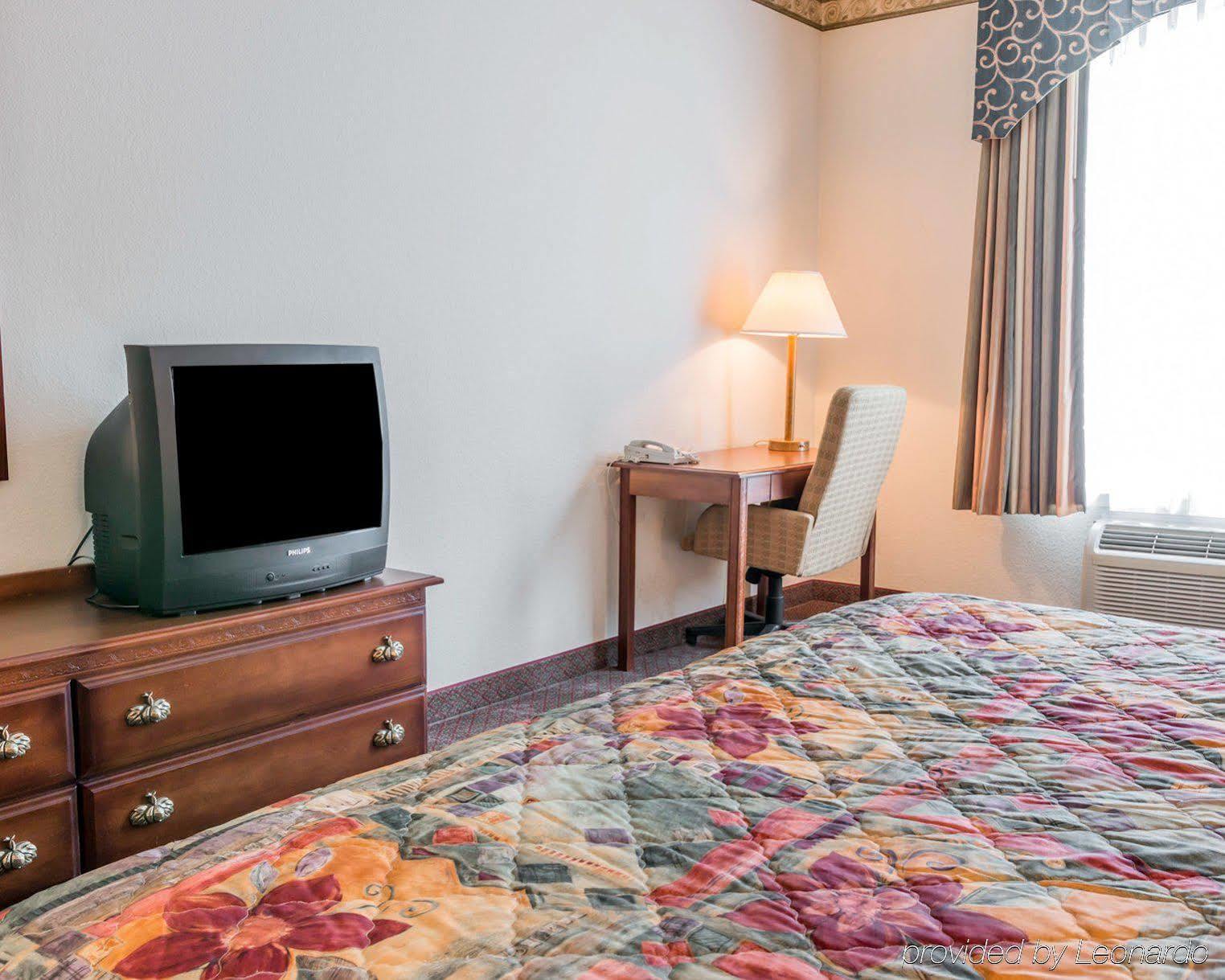 Country & By Radisson, Novi, Mi Novi
