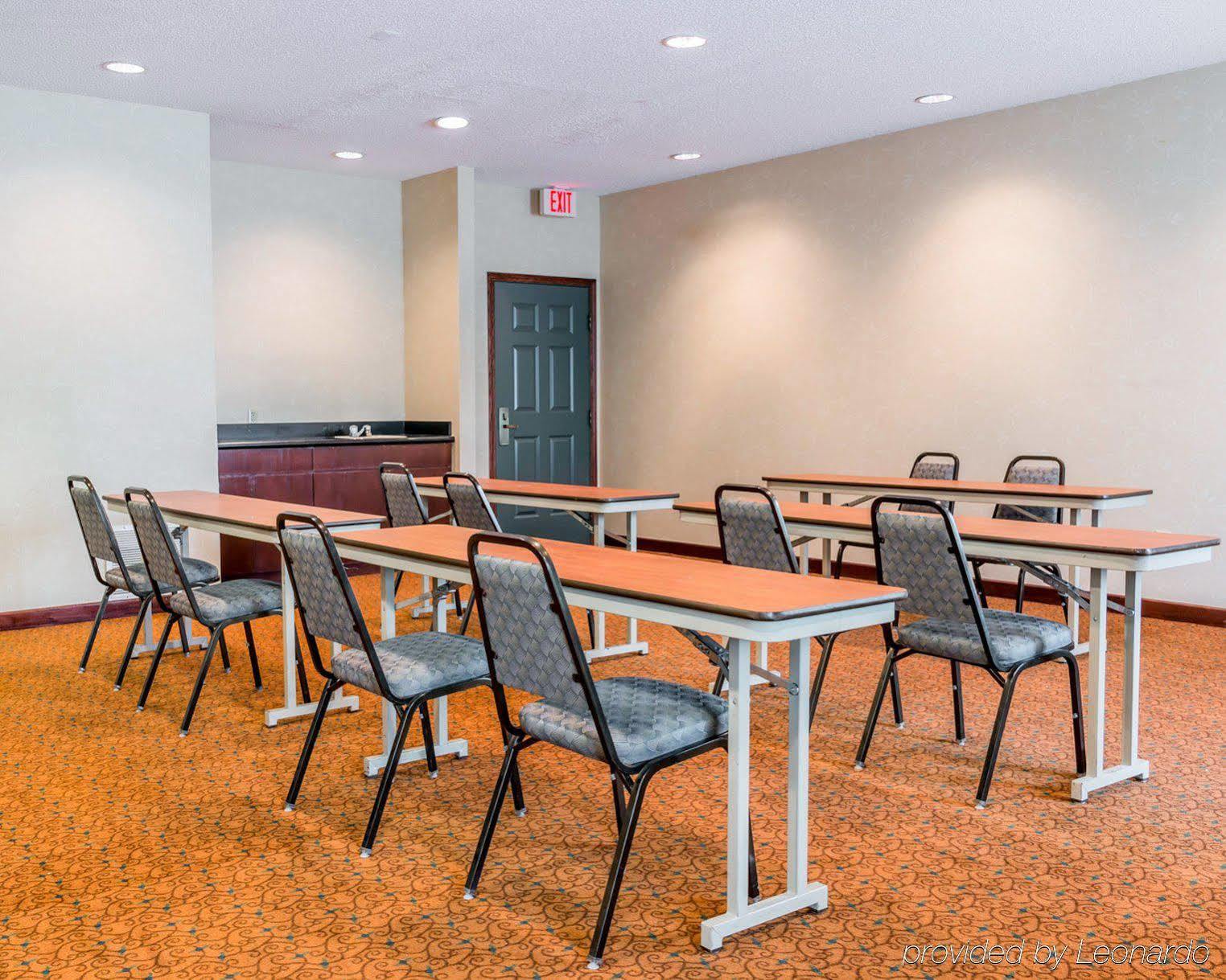Country & By Radisson, Novi, Mi 2*